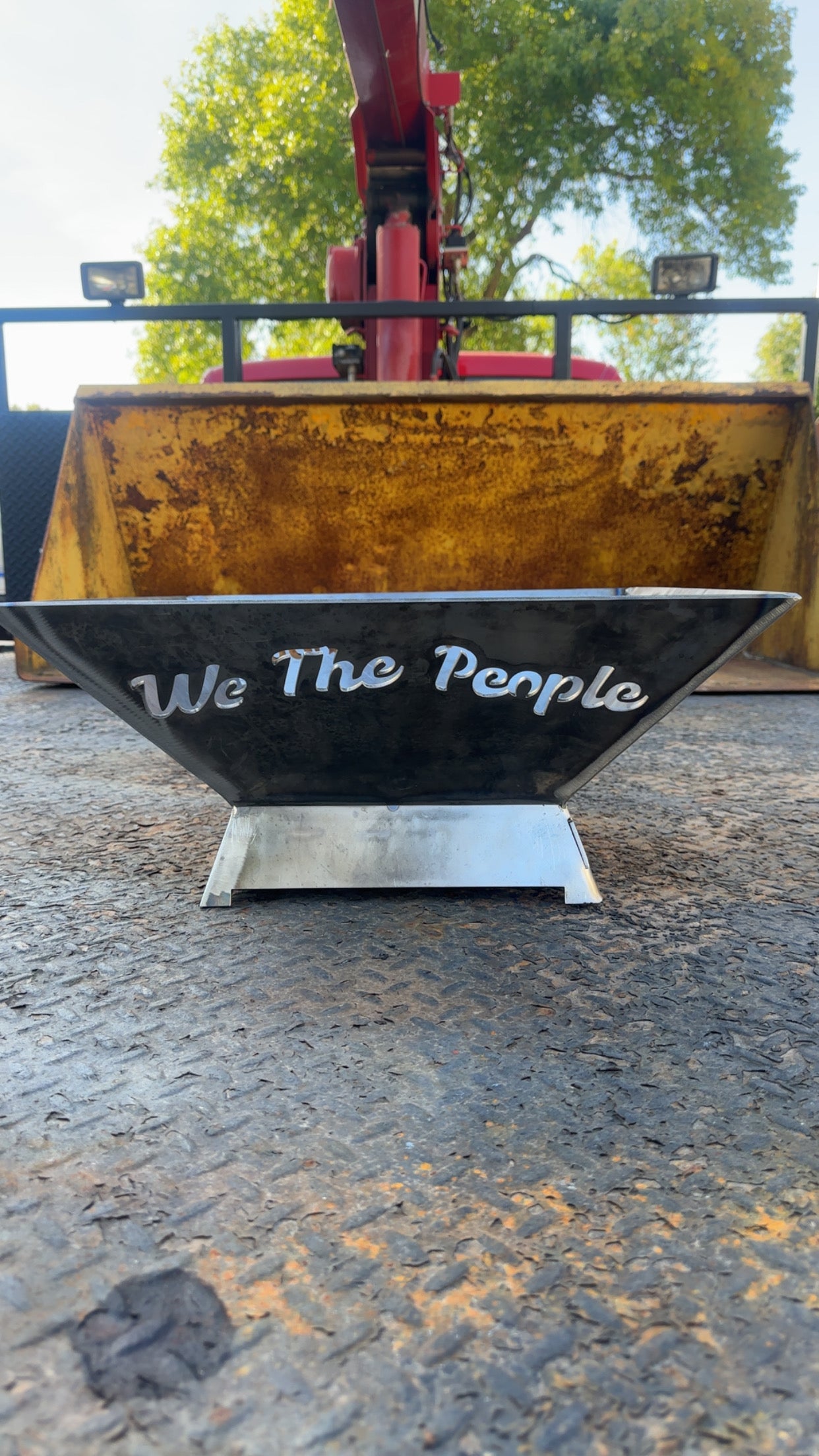 Fire Pit We The People 20x20